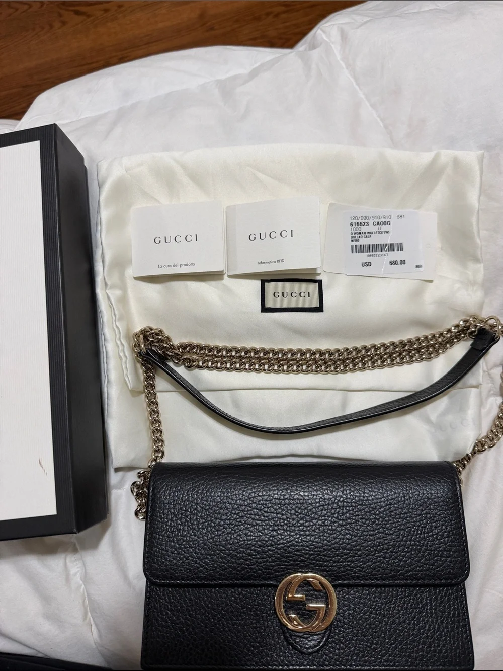Gucci Black Pebbled Leather Wallet with Gold Double G (authentic)